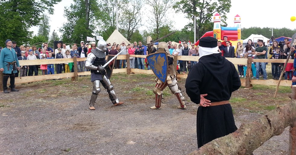 рыцари на фестивале фото